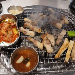 달동돼지 달돈 사진