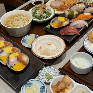 사야스시앤카츠 사진