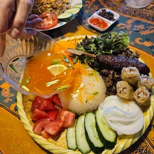 퍼부어 대표 사진