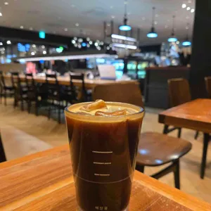 폴바셋 대표 사진