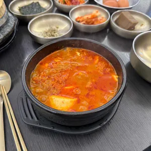 완뚝순두부 사진