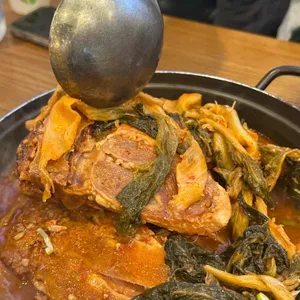 김윤이감자탕&뼈숯불구이 사진