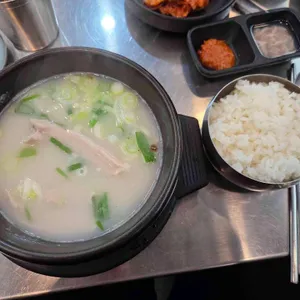 화남정 돼지국밥 대표 사진