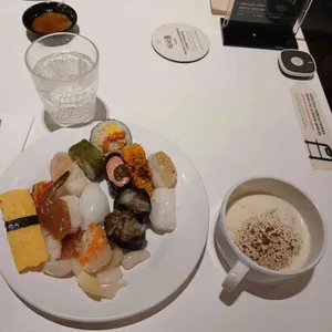 애슐리 대표 사진