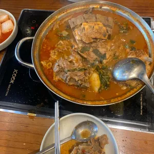 전준수 명품청기와 감자탕 대표 사진