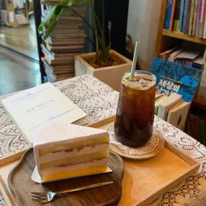 북카페 바사크라 사진