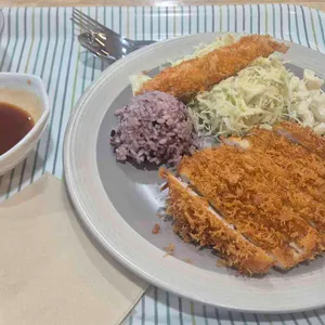 공삼삼돈까스 사진