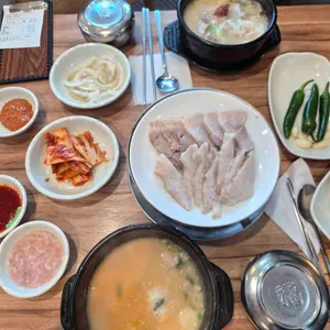 쌍둥이돼지국밥 사진 1