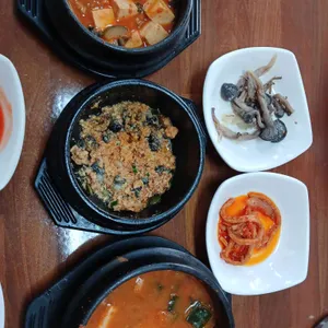 옛날우렁이식당 사진 1