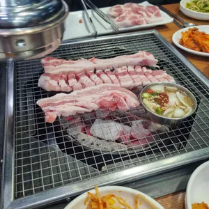 우가우가 식육식당 대표 사진