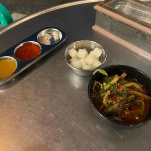 참나무 장작 누룽지 통닭구이 대표 사진