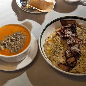 레퓨지앤드스트랭스 사진 1