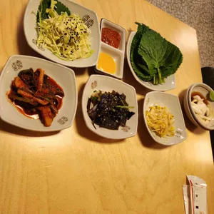 어드메 대표 사진