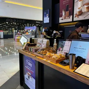 폴바셋 대표 사진