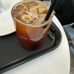 어퍼앤언더 사진