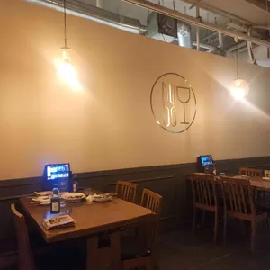 어니스트식스티 대표 사진