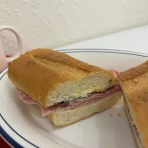 어스샌드위치 대표 사진