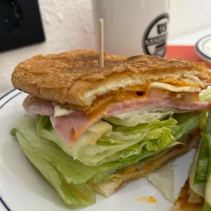 어스샌드위치 대표 사진