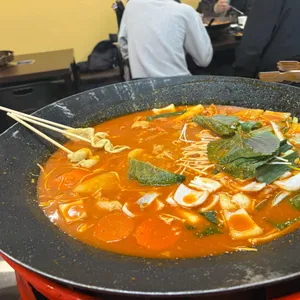 까치솥뚜껑닭도리 사진