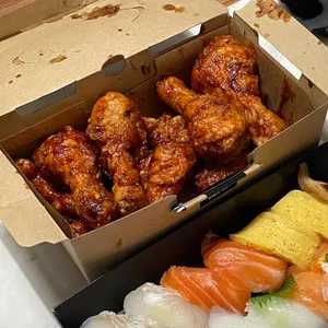 교촌치킨 사진