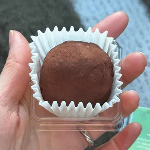 오프더월 대표 사진