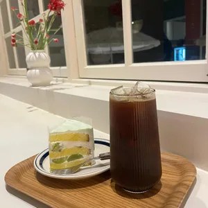 데이 오프 나이트 대표 사진