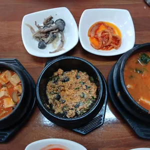 옛날우렁이식당 사진 1