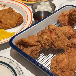 BBQ치킨 빌리지 대표 사진