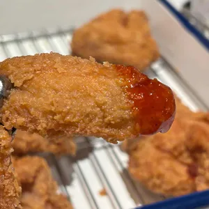 BBQ치킨 빌리지 사진