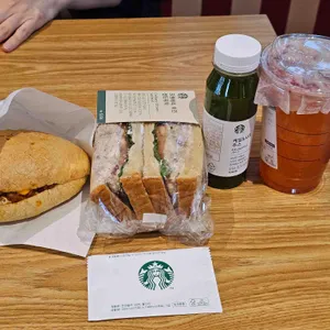 스타벅스 사진 2