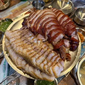 호야네족발 대표 사진