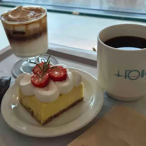 카페 일오이오 대표 사진