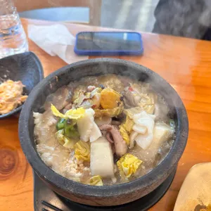 용암 돌솥해물누룽지탕 사진 1