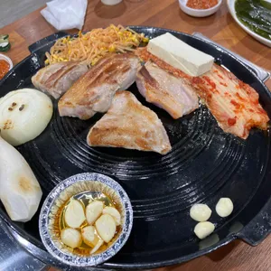 삼미골솥뚜껑삼겹살 사진 1