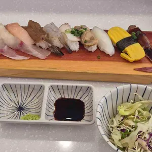 용이초밥 사진 1