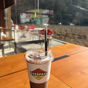 오버패스 사진 1