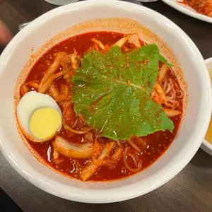 당아래 비빔국수 사진 1