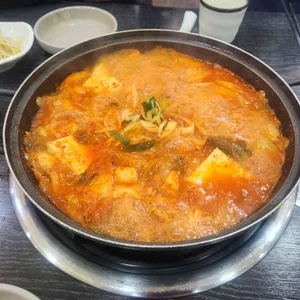 월수금통돼지김치찌개 사진