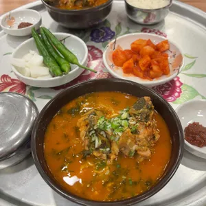 홍천뚝배기 & 뼈다귀 해장국 사진