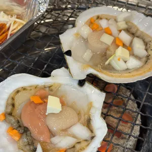 욱이네 불타는조개구이 대표 사진