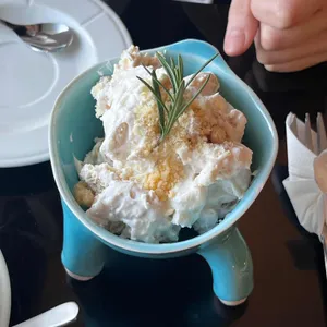 코무 대표 사진