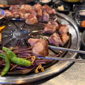 황고집 솥뚜껑 삼겹살 대표 사진