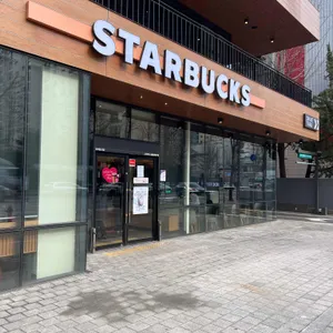 스타벅스 DT 대표 사진