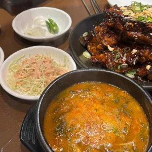 본목뼈감자탕 리뷰 사진