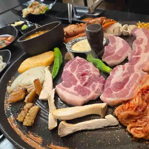 한상가득 왕솥뚜껑 사진