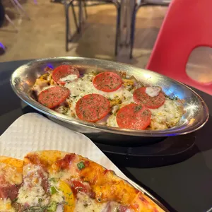 900달러 대표 사진