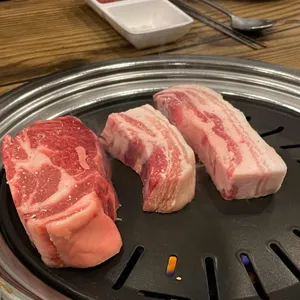 육통삼 대표 사진