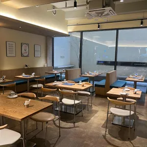 무브먼트 리뷰 사진