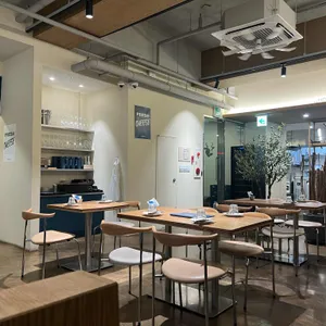 무브먼트 리뷰 사진