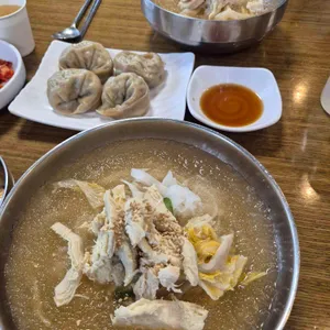 밀빛초계국수 대표 사진